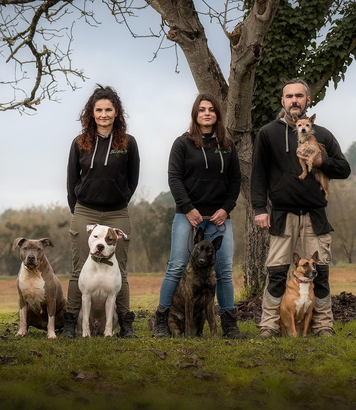 equipe Centre d’éducation canine en Dordogne spécialisé dans les chiens difficiles et l’accompagnement des propriétaires